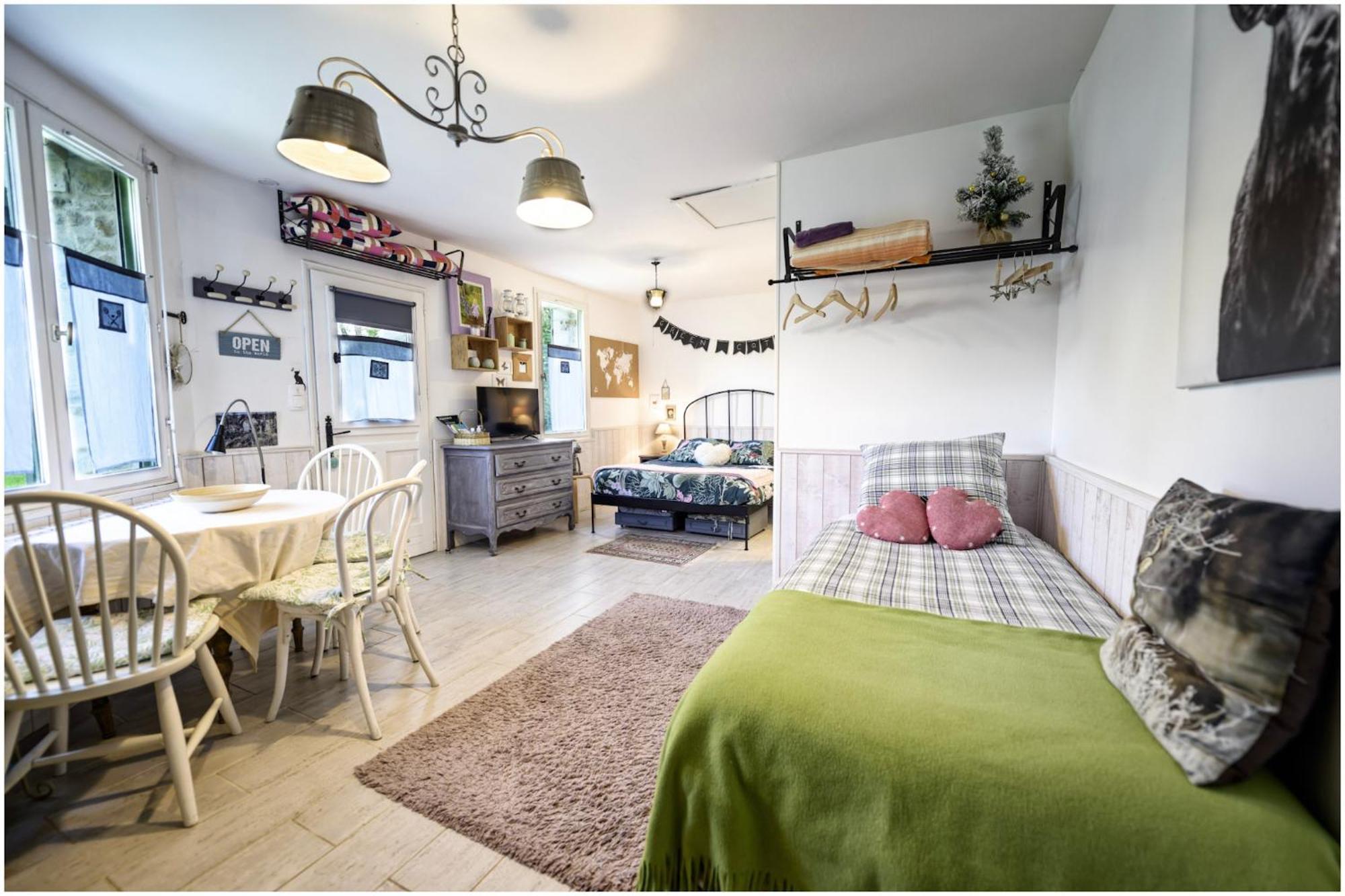 Les 2 Gites Des Chambres De Capucine Carcagny Quarto foto