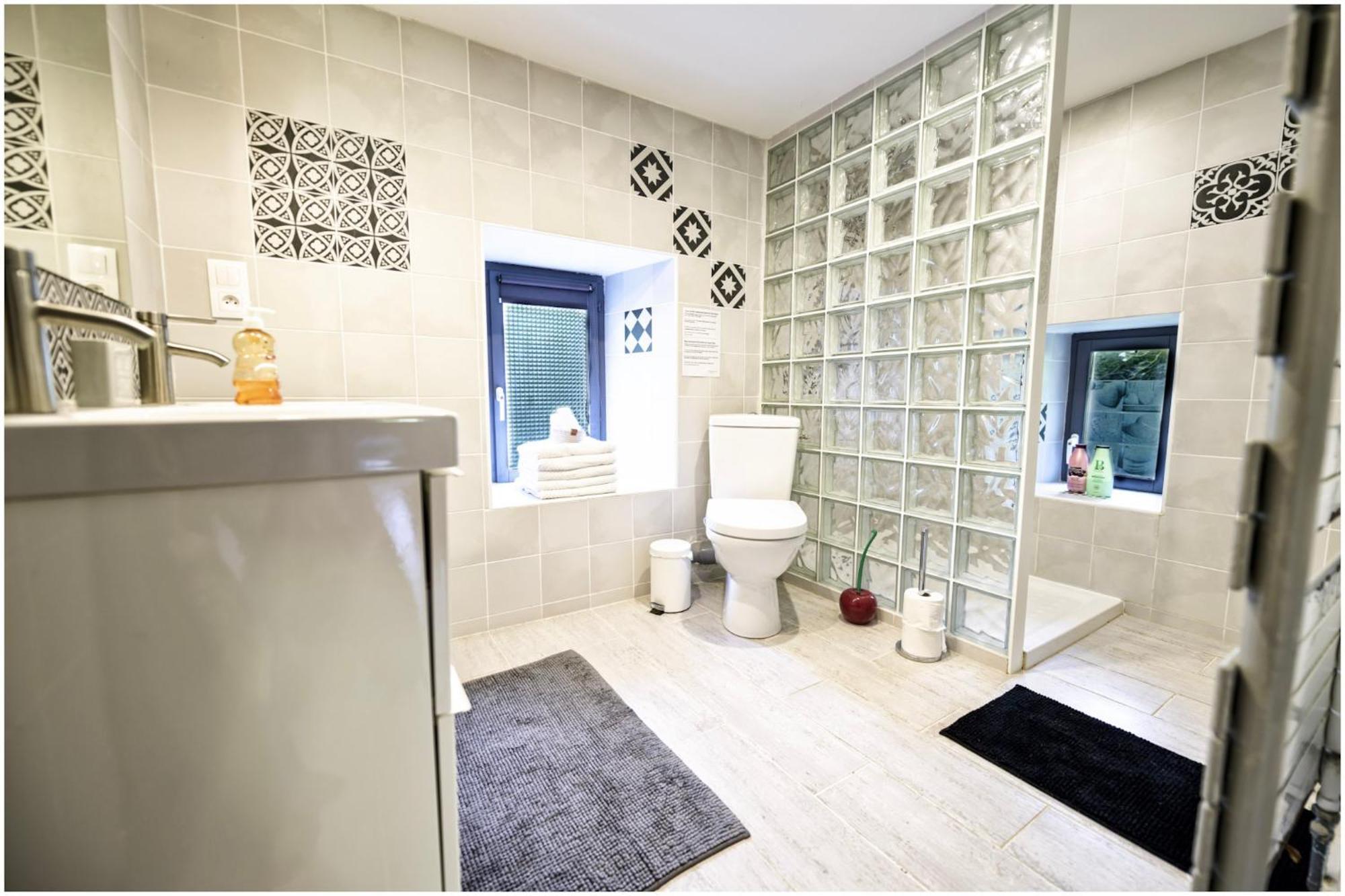 Les 2 Gites Des Chambres De Capucine Carcagny Quarto foto